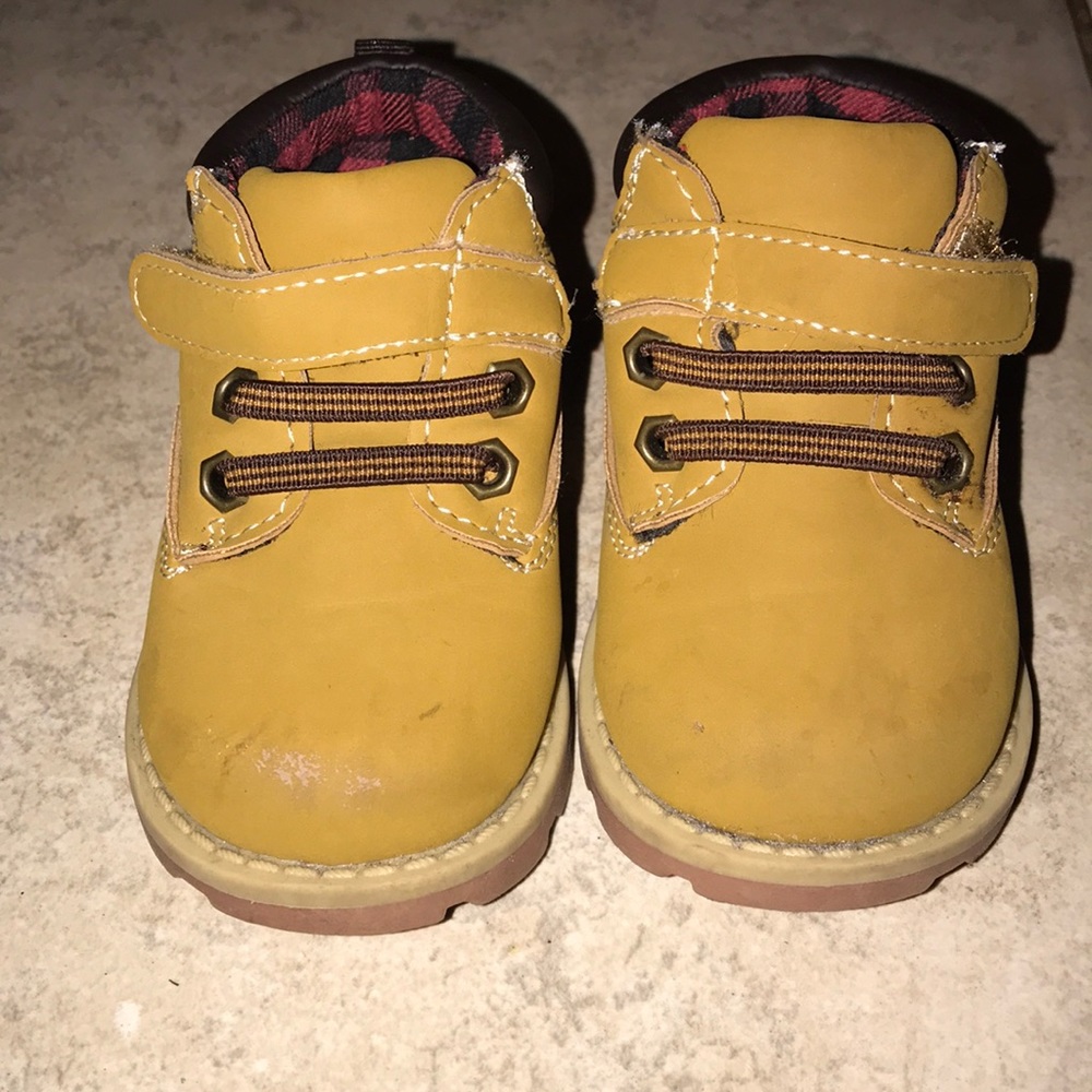 Boots baby size 4
